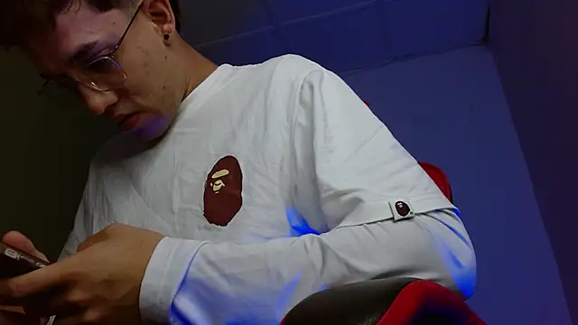 Snapshot of alexgiraldo__ chatting on 3, 4, 2026 alexgiraldo online show from 3, 4, 2026