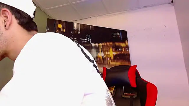 Snapshot of alexgiraldo__ chatting on 15, 4, 2026 alexgiraldo online show from 15, 4, 2026