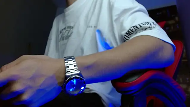 Snapshot of alexgiraldo__ chatting on 25, 4, 2026 alexgiraldo online show from 25, 4, 2026