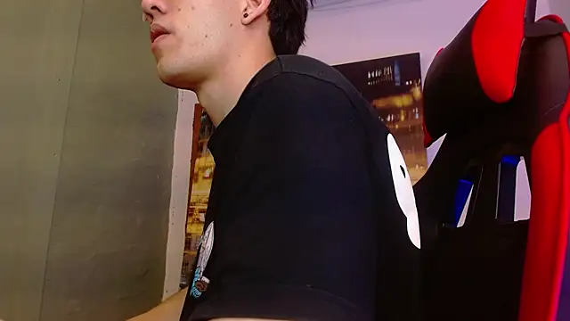 Snapshot of alexgiraldo__ chatting on 7, 5, 2026 alexgiraldo online show from 7, 5, 2026