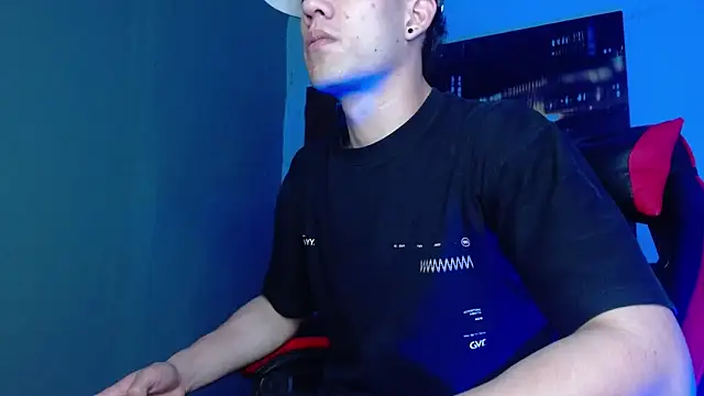 Snapshot of alexgiraldo__ chatting on 9, 5, 2026 alexgiraldo online show from 9, 5, 2026