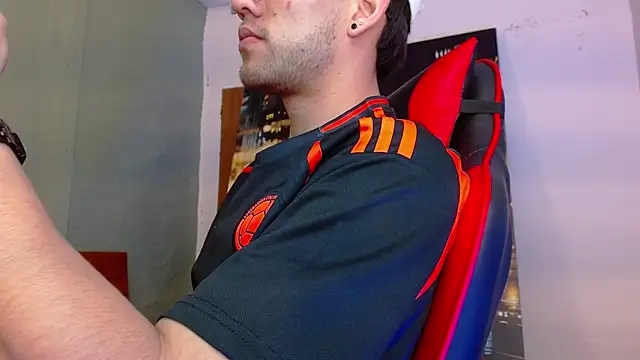 Snapshot of alexgiraldo__ chatting on 2, 6, 2026 alexgiraldo online show from 2, 6, 2026