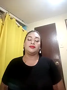 Snapshot of EmmaKantutera chatting on 19, 11, 2025 EmmaKantutera online show from 19, 11, 2025