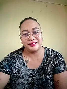 Snapshot of EmmaKantutera chatting on 19, 12, 2025 EmmaKantutera online show from 19, 12, 2025