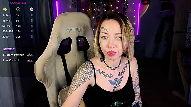 bunnykellyyy online show from 10, 10, 2025