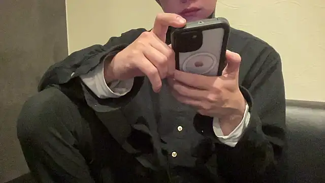 Snapshot of ko-ki012 chatting on 19, 10, 2025 ko-ki012 online show from 19, 10, 2025