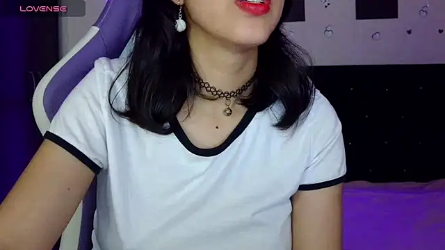 Snapshot of AvlieQueen chatting on 10, 4, 2026 AvlieQueen online show from 10, 4, 2026