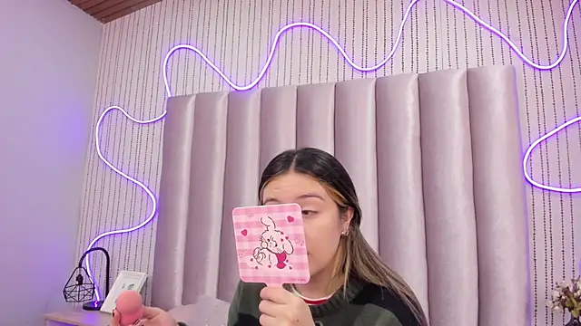 Snapshot of SamanthaPeachss chatting on 28, 11, 2025 SamanthaPeachss online show from 28, 11, 2025