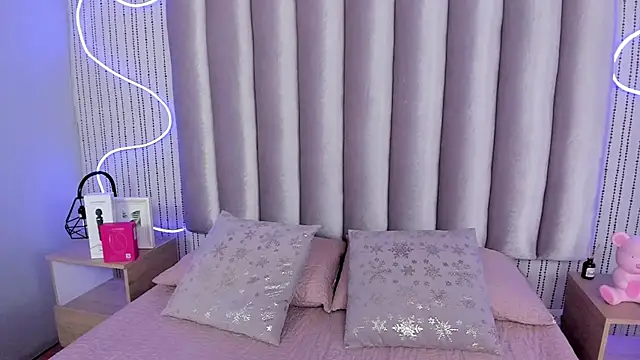 Snapshot of SamanthaPeachss chatting on 14, 1, 2026 SamanthaPeachss online show from 14, 1, 2026