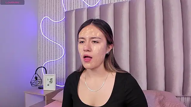 Snapshot of SamanthaPeachss chatting on 2, 2, 2026 SamanthaPeachss online show from 2, 2, 2026