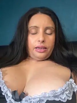 Snapshot of Angelaarayexx chatting on 1, 4, 2026 Angelaarayexx online show from 1, 4, 2026