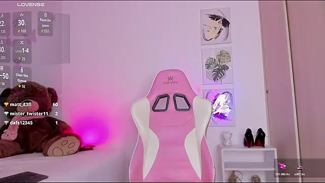 Snapshot of Nataly_evans18 chatting on 18, 11, 2025 Nataly evans18 online show from 18, 11, 2025