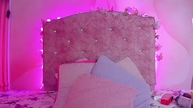 Mila grace  online show from 28, 11, 2025