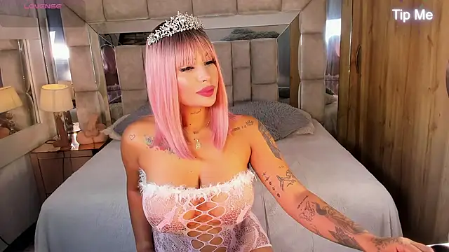 Snapshot of MaddyGray_ chatting on 18, 10, 2025 MaddyGray  online show from 18, 10, 2025