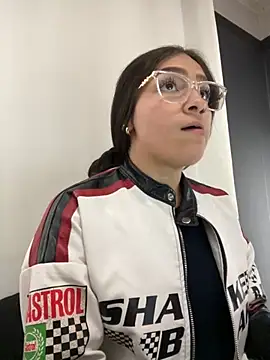 Alyha Cortes online show from 25, 10, 2025