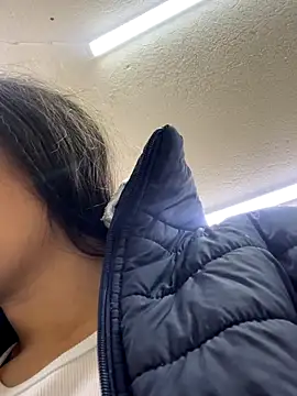 Alyha Cortes online show from 6, 11, 2025