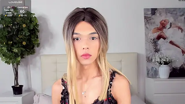 Snapshot of MadonnaRossi chatting on 19, 4, 2026 MadonnaRossi online show from 19, 4, 2026