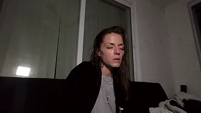 Snapshot of LaylaRainVIP chatting on 12, 9, 2025 LaylaRainVIP online show from 12, 9, 2025