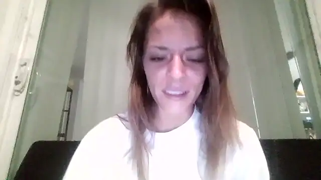 Snapshot of LaylaRainVIP chatting on 14, 9, 2025 LaylaRainVIP online show from 14, 9, 2025