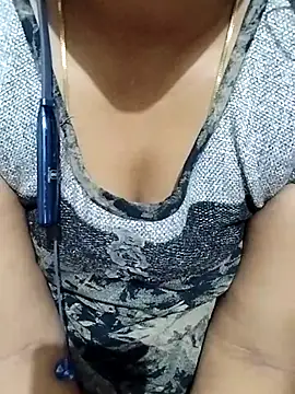 Snapshot of Varsha21 chatting on 29, 10, 2025 Varsha21 online show from 29, 10, 2025