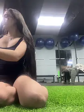 Snapshot of MiaRousexxx_ chatting on 20, 12, 2025 MiaRousexxx online show from 20, 12, 2025