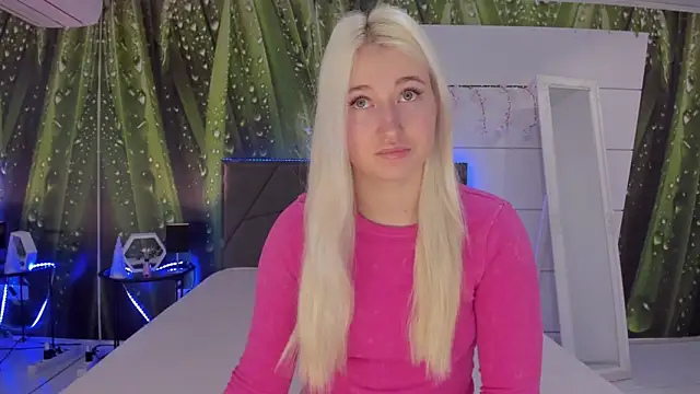 HollyTailors online show from 1, 4, 2026