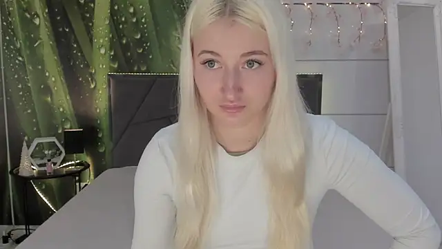 HollyTailors online show from 3, 4, 2026