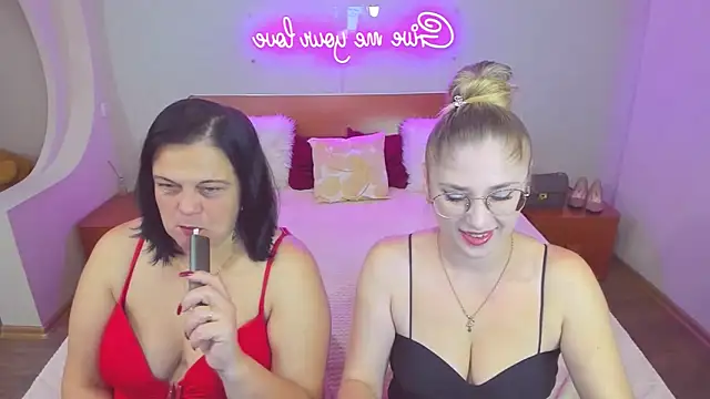 Snapshot of Your_Exstasy chatting on 20, 10, 2025 Your Exstasy online show from 20, 10, 2025