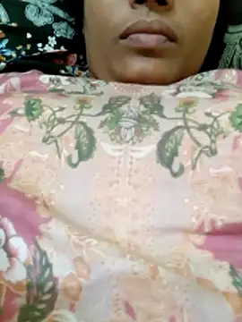 Snapshot of Rose-luckey chatting on 5, 4, 2026 Rose-luckey online show from 5, 4, 2026