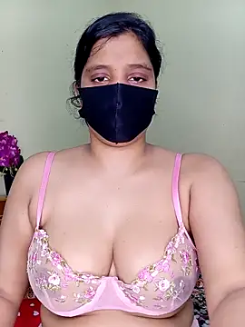 Snapshot of Rose-luckey chatting on 7, 4, 2026 Rose-luckey online show from 7, 4, 2026