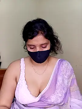 Snapshot of Rose-luckey chatting on 15, 4, 2026 Rose-luckey online show from 15, 4, 2026