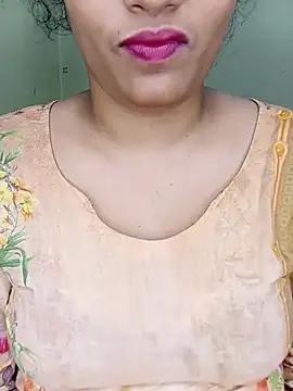 Snapshot of Rose-luckey chatting on 21, 4, 2026 Rose-luckey online show from 21, 4, 2026