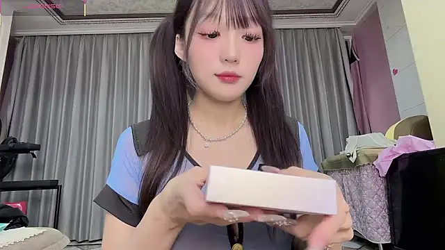 Snapshot of Yaya--728 chatting on 22, 12, 2025 Yaya--728 online show from 22, 12, 2025