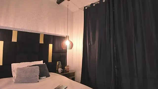 Snapshot of Lucio__Fox chatting on 30, 11, 2025 Lucio Fox online show from 30, 11, 2025