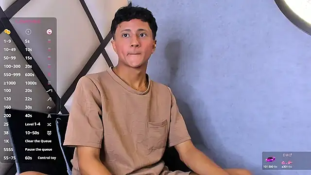 Snapshot of _Leohot_ chatting on 24, 9, 2025 Leohot online show from 24, 9, 2025