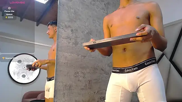 Snapshot of _Leohot_ chatting on 14, 11, 2025 Leohot online show from 14, 11, 2025