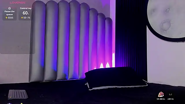 Snapshot of _Leohot_ chatting on 30, 11, 2025 Leohot online show from 30, 11, 2025