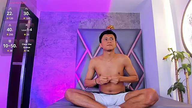 Snapshot of _Leohot_ chatting on 13, 12, 2025 Leohot online show from 13, 12, 2025