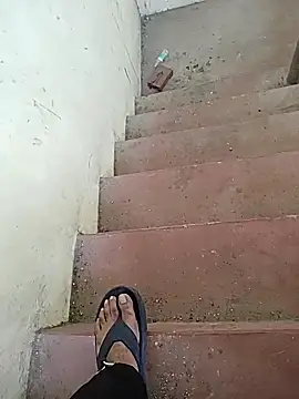 Snapshot of monty935 chatting on 21, 12, 2025 monty935 online show from 21, 12, 2025