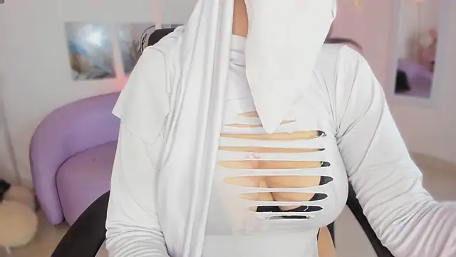 Snapshot of salma_isawwii chatting on 28, 4, 2026 salma isawwii online show from 28, 4, 2026