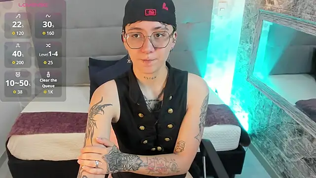 Snapshot of emahills__axelrose chatting on 20, 10, 2025 emahills axelrose online show from 20, 10, 2025