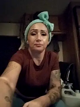 Snapshot of Dirtywhitebitch5150 chatting on 4, 11, 2025 Dirtywhitebitch5150 online show from 4, 11, 2025