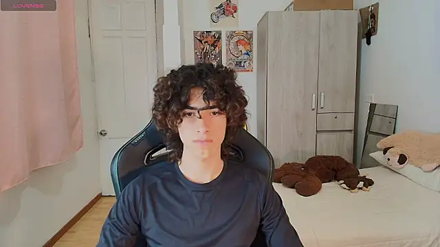 Nude Boy18 online show from 18, 3, 2026