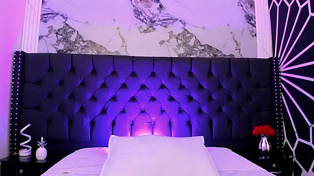 Snapshot of CarlySommers chatting on 4, 4, 2026 CarlySommers online show from 4, 4, 2026