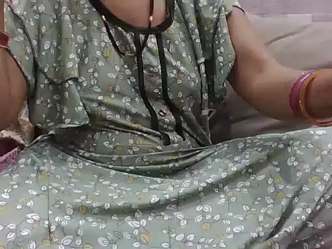 Snapshot of VNDANA_ chatting on 2, 11, 2025 VNDANA online show from 2, 11, 2025