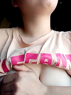 Snapshot of XoiXoi232 chatting on 10, 4, 2026 XoiXoi232 online show from 10, 4, 2026