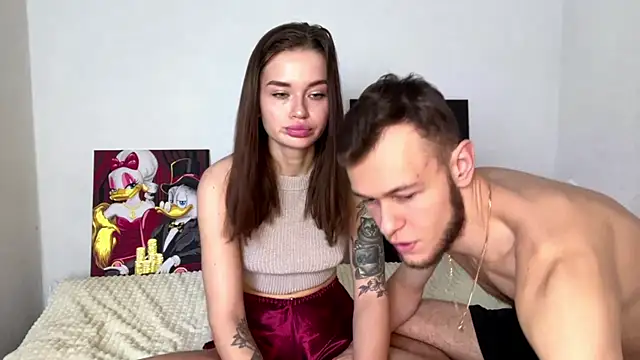 Petal Couple online show from 15, 11, 2025