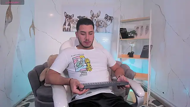 Axel grey  online show from 1, 11, 2025