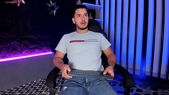 Axel grey  online show from 18, 12, 2025