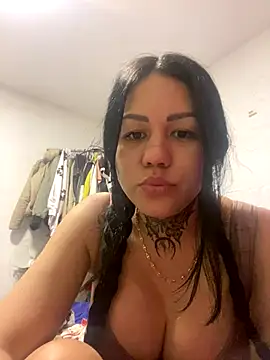 Snapshot of SquintBore chatting on 11, 11, 2025 SquintBore online show from 11, 11, 2025